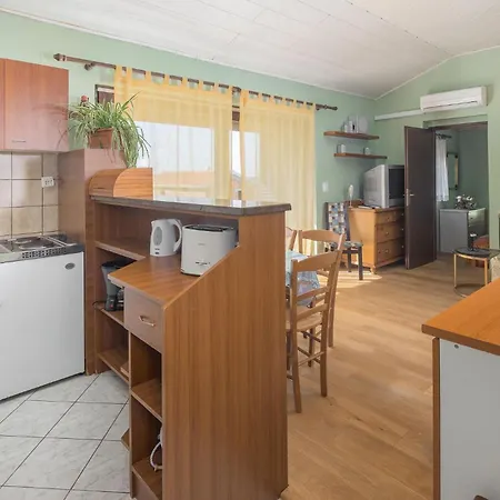 Lovely In With Wifi Appartement Poreč