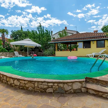 Awesome In With Kitchen * Porec