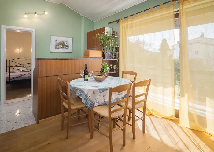 Lovely In With Wifi 波雷奇