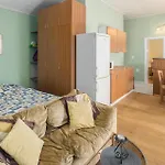 Cozy In With Heated Swimming Pool Apartment