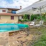 Cozy In With Heated Swimming Pool Porec