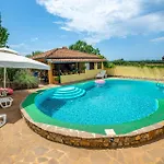 Apartment Cozy In With Heated Swimming Pool