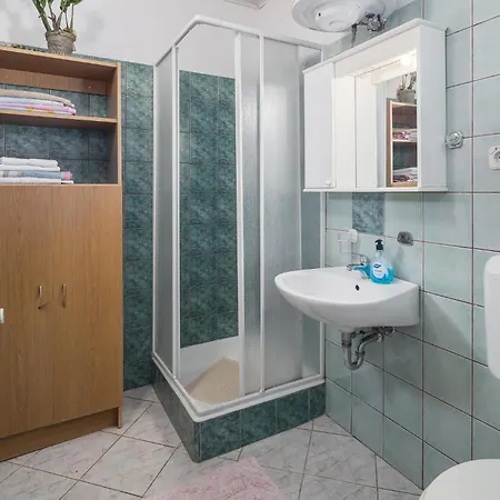 Apartman Lovely In With Wifi Porec
